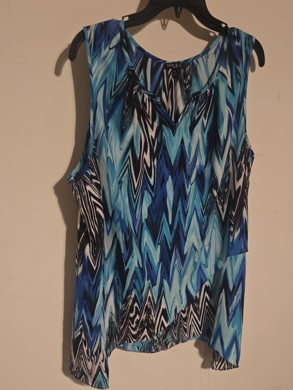 Sami & Jo Blue Teal Abstract Zigzag Tank Top